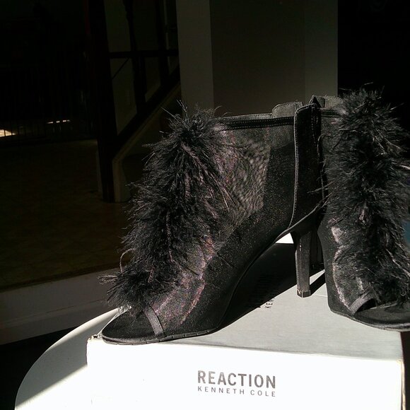 Kenneth Cole Reaction “Smash Boa” Open-Toe Mesh Bootie – Size 9 - Picture 2 of 5